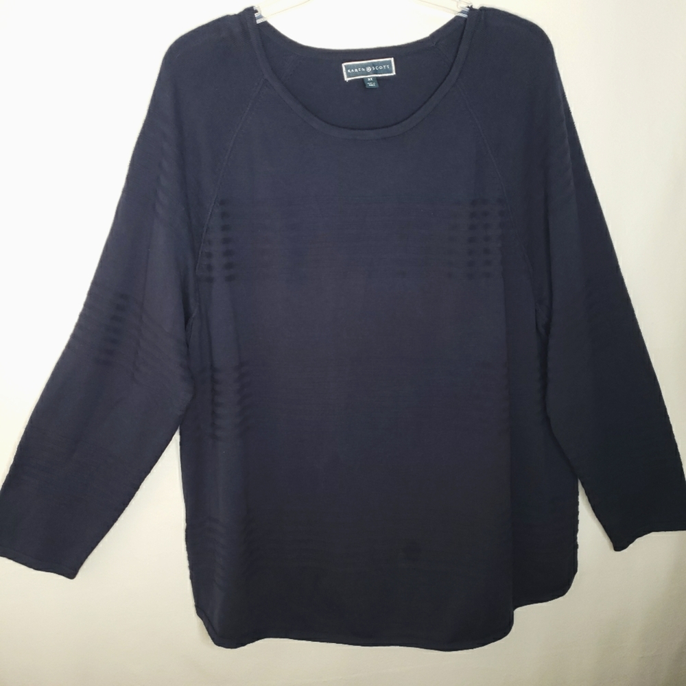 Women’s Navy Long-Sleeve Lightweight Sweater